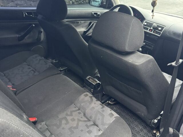 Черный Фольксваген Гольф, объемом двигателя 0 л и пробегом 400 тыс. км за 3500 $, фото 4 на Automoto.ua