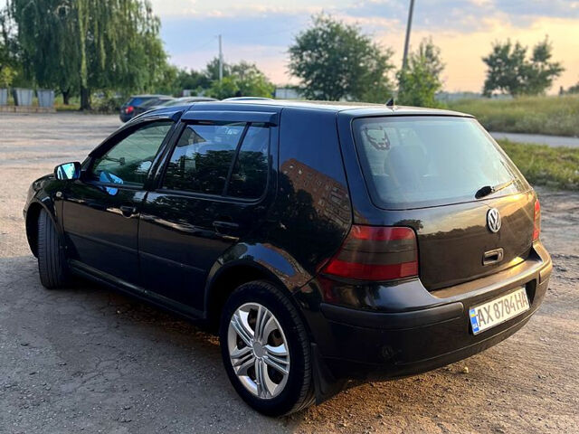 Черный Фольксваген Гольф, объемом двигателя 1.4 л и пробегом 370 тыс. км за 3250 $, фото 2 на Automoto.ua