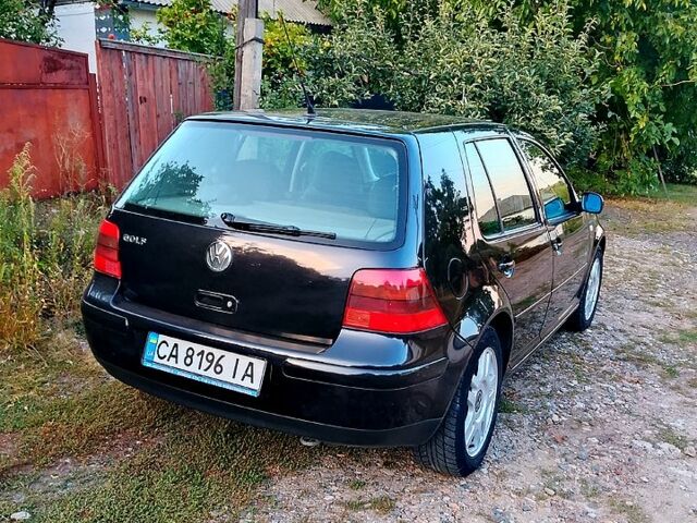Черный Фольксваген Гольф, объемом двигателя 1.4 л и пробегом 233 тыс. км за 4100 $, фото 2 на Automoto.ua