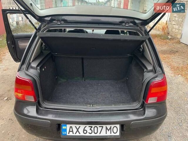 Черный Фольксваген Гольф, объемом двигателя 1.9 л и пробегом 316 тыс. км за 2999 $, фото 2 на Automoto.ua