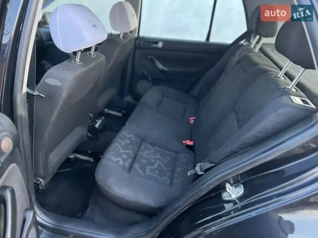 Черный Фольксваген Гольф, объемом двигателя 1.4 л и пробегом 250 тыс. км за 2900 $, фото 7 на Automoto.ua