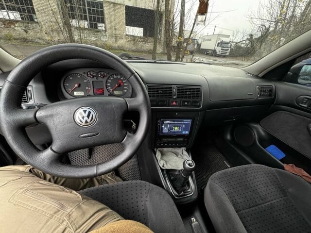 Черный Фольксваген Гольф, объемом двигателя 1.9 л и пробегом 420 тыс. км за 3080 $, фото 6 на Automoto.ua