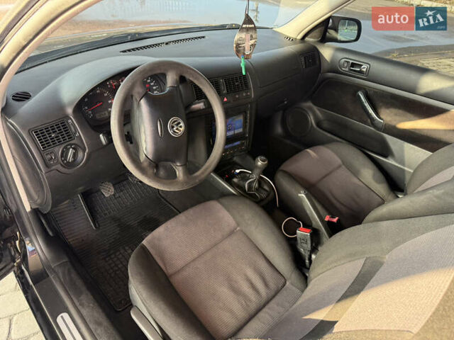 Чорний Фольксваген Гольф, об'ємом двигуна 1.39 л та пробігом 224 тис. км за 2999 $, фото 16 на Automoto.ua