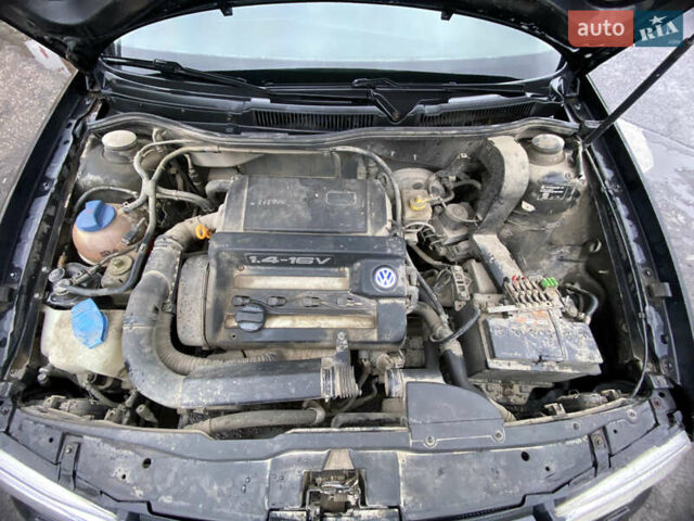 Чорний Фольксваген Гольф, об'ємом двигуна 1.39 л та пробігом 255 тис. км за 3400 $, фото 10 на Automoto.ua