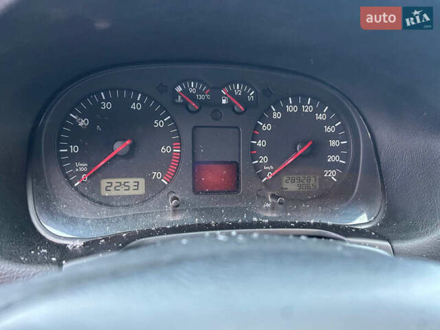 Чорний Фольксваген Гольф, об'ємом двигуна 1.39 л та пробігом 289 тис. км за 3700 $, фото 25 на Automoto.ua