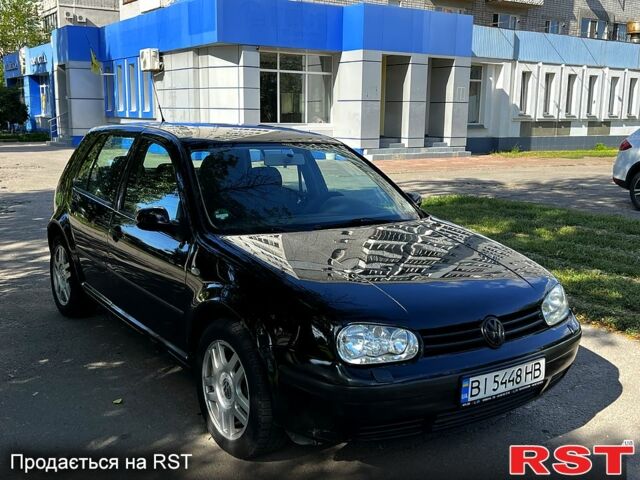 Черный Фольксваген Гольф, объемом двигателя 1.6 л и пробегом 200 тыс. км за 3600 $, фото 1 на Automoto.ua