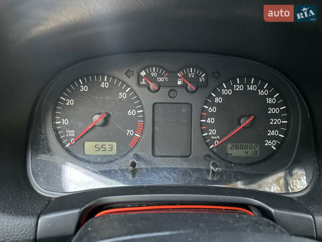 Черный Фольксваген Гольф, объемом двигателя 1.6 л и пробегом 288 тыс. км за 4000 $, фото 12 на Automoto.ua