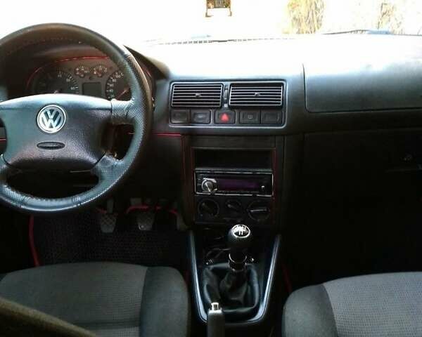 Черный Фольксваген Гольф, объемом двигателя 1.6 л и пробегом 310 тыс. км за 4800 $, фото 3 на Automoto.ua