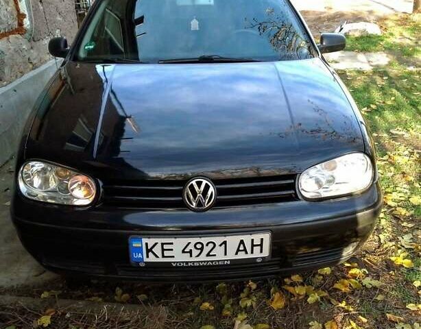 Черный Фольксваген Гольф, объемом двигателя 1.6 л и пробегом 310 тыс. км за 4800 $, фото 1 на Automoto.ua