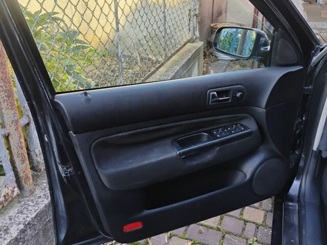 Черный Фольксваген Гольф, объемом двигателя 0 л и пробегом 289 тыс. км за 3850 $, фото 18 на Automoto.ua