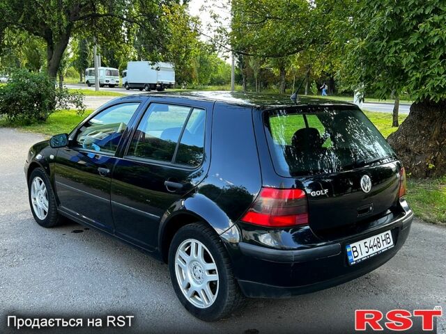 Черный Фольксваген Гольф, объемом двигателя 1.6 л и пробегом 200 тыс. км за 3600 $, фото 3 на Automoto.ua