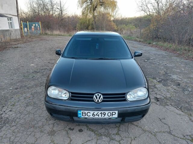 Черный Фольксваген Гольф, объемом двигателя 1.6 л и пробегом 221 тыс. км за 3900 $, фото 7 на Automoto.ua