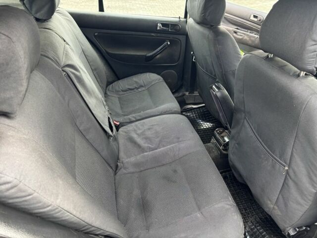 Черный Фольксваген Гольф, объемом двигателя 1.9 л и пробегом 260 тыс. км за 1350 $, фото 10 на Automoto.ua