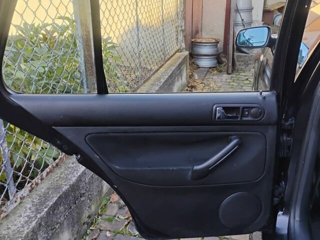 Черный Фольксваген Гольф, объемом двигателя 0 л и пробегом 289 тыс. км за 3850 $, фото 11 на Automoto.ua