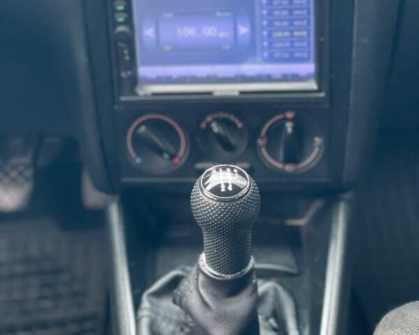 Черный Фольксваген Гольф, объемом двигателя 1.39 л и пробегом 289 тыс. км за 3850 $, фото 31 на Automoto.ua