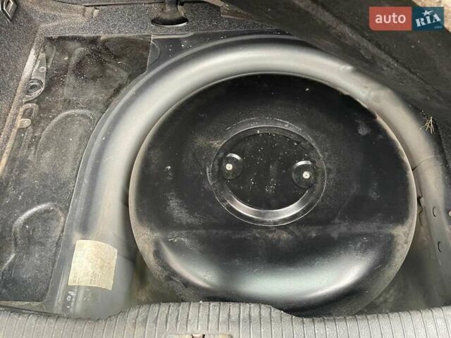 Черный Фольксваген Гольф, объемом двигателя 1.39 л и пробегом 289 тыс. км за 3850 $, фото 29 на Automoto.ua