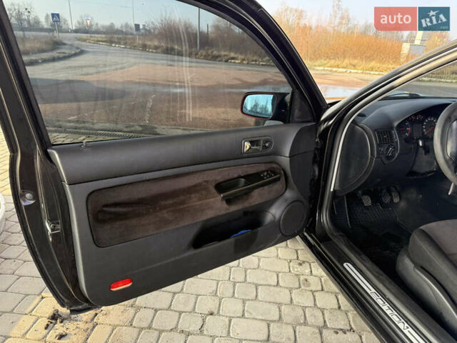 Чорний Фольксваген Гольф, об'ємом двигуна 1.39 л та пробігом 224 тис. км за 2999 $, фото 15 на Automoto.ua