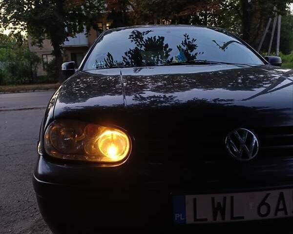 Черный Фольксваген Гольф, объемом двигателя 1.9 л и пробегом 441 тыс. км за 2100 $, фото 16 на Automoto.ua