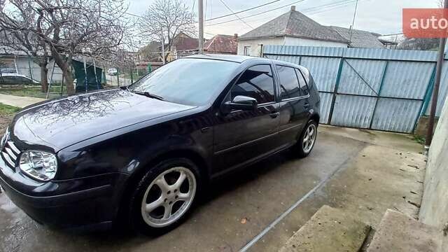 Черный Фольксваген Гольф, объемом двигателя 1.39 л и пробегом 250 тыс. км за 3800 $, фото 11 на Automoto.ua