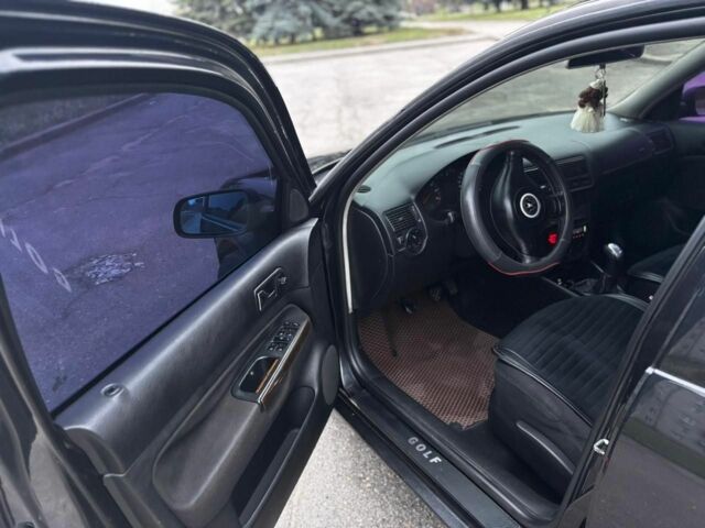 Чорний Фольксваген Гольф, об'ємом двигуна 1.8 л та пробігом 185 тис. км за 4000 $, фото 3 на Automoto.ua