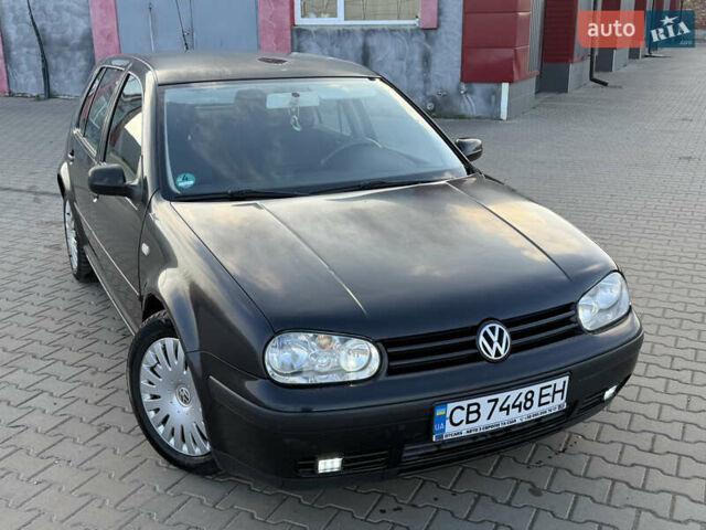Черный Фольксваген Гольф, объемом двигателя 1.6 л и пробегом 245 тыс. км за 2999 $, фото 6 на Automoto.ua