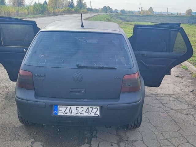 Черный Фольксваген Гольф, объемом двигателя 1.9 л и пробегом 498 тыс. км за 1900 $, фото 1 на Automoto.ua