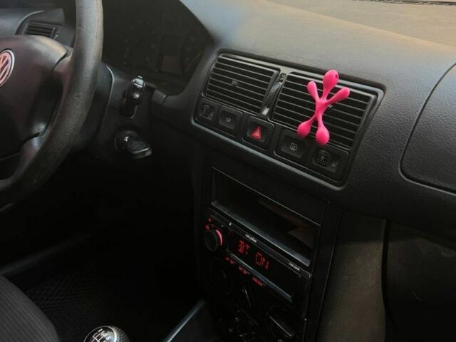 Чорний Фольксваген Гольф, об'ємом двигуна 1.4 л та пробігом 250 тис. км за 3700 $, фото 4 на Automoto.ua