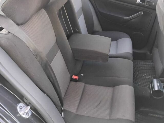 Черный Фольксваген Гольф, объемом двигателя 0 л и пробегом 289 тыс. км за 3850 $, фото 6 на Automoto.ua