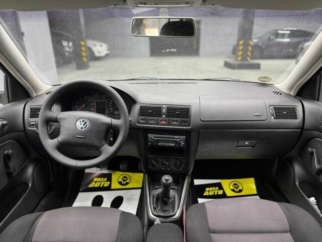 Черный Фольксваген Гольф, объемом двигателя 1.6 л и пробегом 240 тыс. км за 5000 $, фото 11 на Automoto.ua