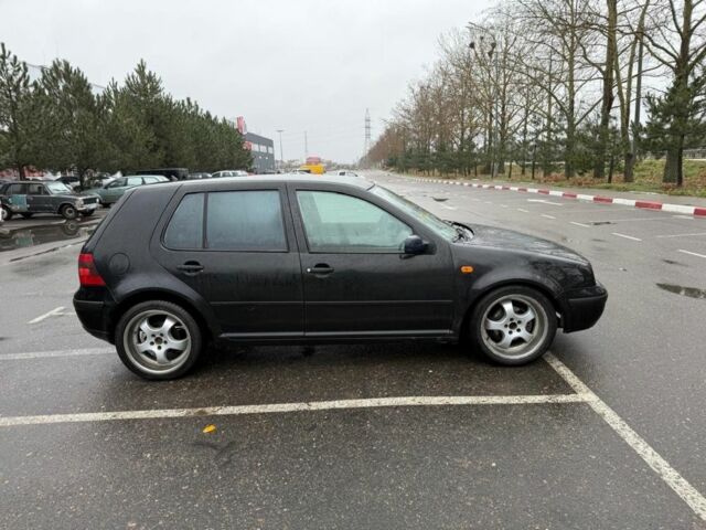 Черный Фольксваген Гольф, объемом двигателя 1.4 л и пробегом 300 тыс. км за 1900 $, фото 6 на Automoto.ua