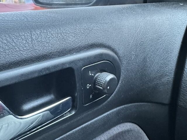 Чорний Фольксваген Гольф, об'ємом двигуна 1.4 л та пробігом 3 тис. км за 2500 $, фото 3 на Automoto.ua