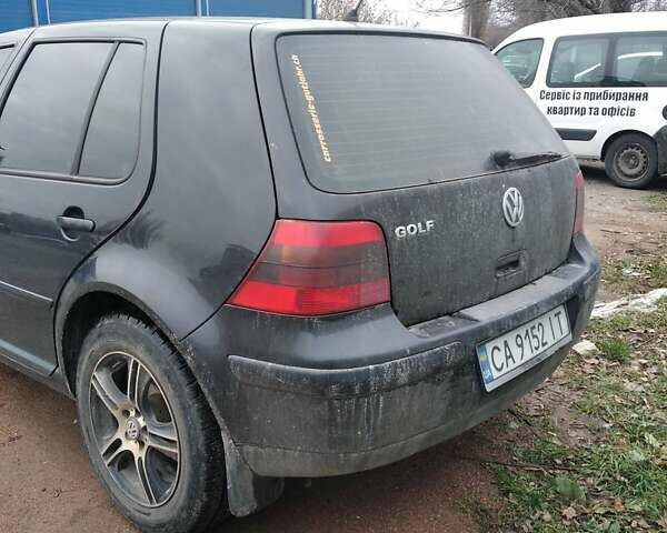 Черный Фольксваген Гольф, объемом двигателя 1.6 л и пробегом 287 тыс. км за 4000 $, фото 2 на Automoto.ua