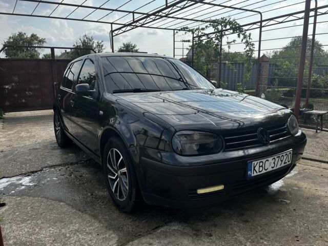 Черный Фольксваген Гольф, объемом двигателя 1.9 л и пробегом 420 тыс. км за 3080 $, фото 1 на Automoto.ua