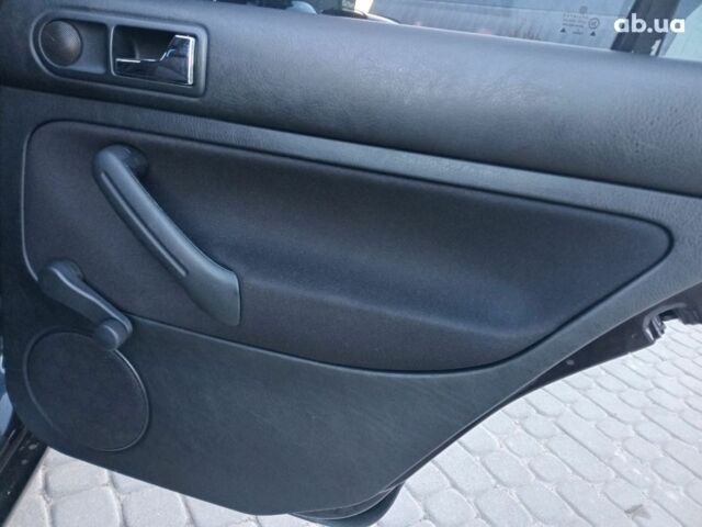 Черный Фольксваген Гольф, объемом двигателя 1.6 л и пробегом 280 тыс. км за 4990 $, фото 8 на Automoto.ua