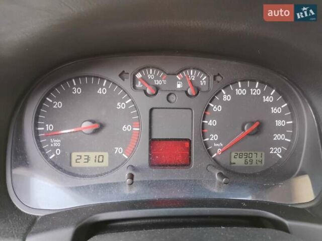 Черный Фольксваген Гольф, объемом двигателя 1.39 л и пробегом 289 тыс. км за 3850 $, фото 1 на Automoto.ua