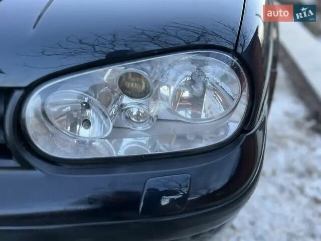 Черный Фольксваген Гольф, объемом двигателя 1.4 л и пробегом 250 тыс. км за 2900 $, фото 6 на Automoto.ua