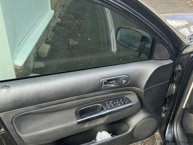 Черный Фольксваген Гольф, объемом двигателя 1.4 л и пробегом 242 тыс. км за 4105 $, фото 11 на Automoto.ua