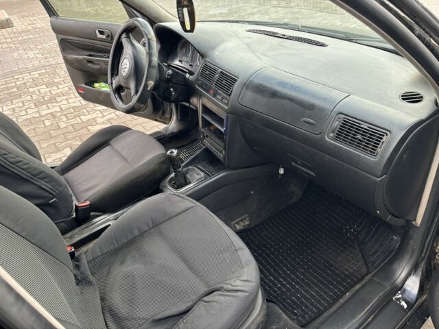 Черный Фольксваген Гольф, объемом двигателя 1.9 л и пробегом 260 тыс. км за 1350 $, фото 9 на Automoto.ua