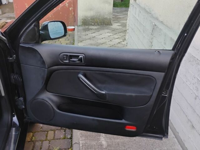 Черный Фольксваген Гольф, объемом двигателя 0 л и пробегом 289 тыс. км за 3850 $, фото 14 на Automoto.ua