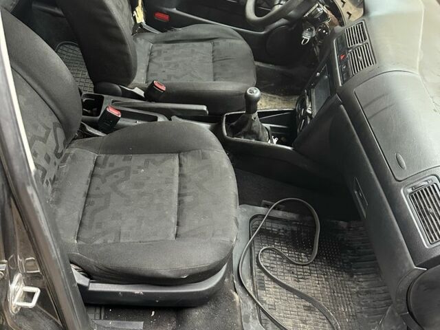 Чорний Фольксваген Гольф, об'ємом двигуна 0 л та пробігом 500 тис. км за 686 $, фото 4 на Automoto.ua