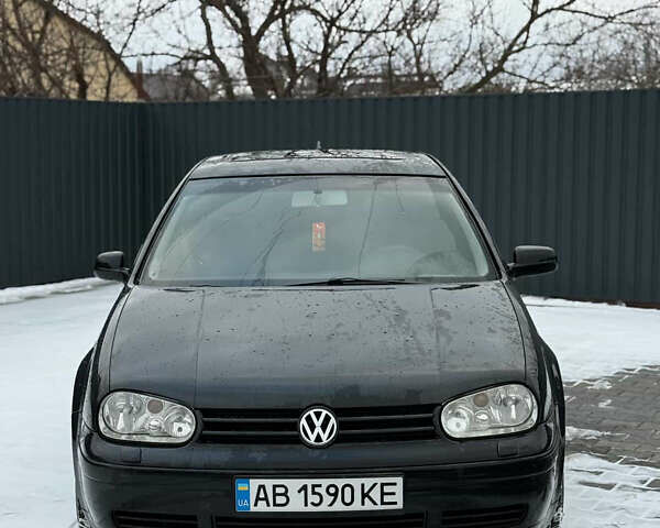 Черный Фольксваген Гольф, объемом двигателя 1.6 л и пробегом 263 тыс. км за 3500 $, фото 1 на Automoto.ua