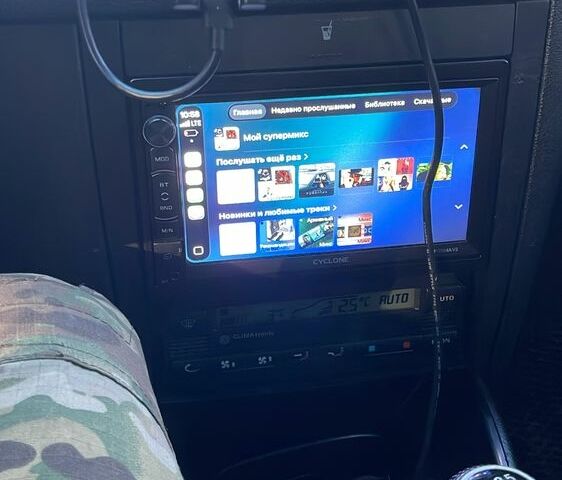 Черный Фольксваген Гольф, объемом двигателя 1.9 л и пробегом 400 тыс. км за 3557 $, фото 1 на Automoto.ua