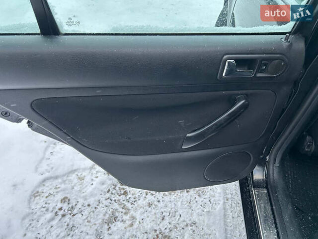 Чорний Фольксваген Гольф, об'ємом двигуна 1.39 л та пробігом 289 тис. км за 3700 $, фото 30 на Automoto.ua
