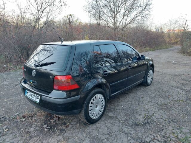 Черный Фольксваген Гольф, объемом двигателя 1.6 л и пробегом 221 тыс. км за 3900 $, фото 20 на Automoto.ua