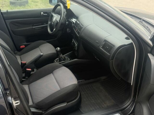 Чорний Фольксваген Гольф, об'ємом двигуна 1.4 л та пробігом 180 тис. км за 3400 $, фото 6 на Automoto.ua