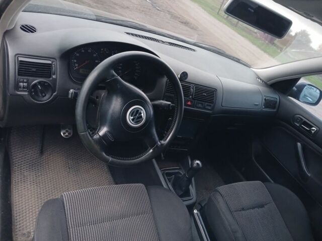 Черный Фольксваген Гольф, объемом двигателя 1.8 л и пробегом 286 тыс. км за 5950 $, фото 6 на Automoto.ua