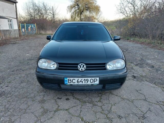 Черный Фольксваген Гольф, объемом двигателя 1.6 л и пробегом 221 тыс. км за 3900 $, фото 5 на Automoto.ua