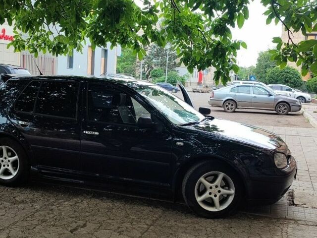 Фольксваген Гольф 2000 в Славянске на Automoto.ua Черный Фольксваген Гольф, объемом двигателя 2 л и пробегом 300 тыс. км за 5500 $, фото 3 на Automoto.ua