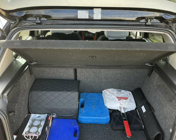 Черный Фольксваген Гольф, объемом двигателя 1.6 л и пробегом 288 тыс. км за 4000 $, фото 7 на Automoto.ua