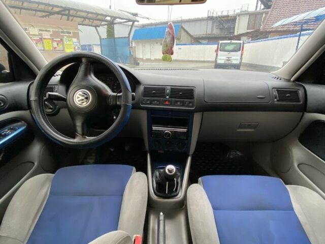 Черный Фольксваген Гольф, объемом двигателя 1.4 л и пробегом 250 тыс. км за 3400 $, фото 6 на Automoto.ua